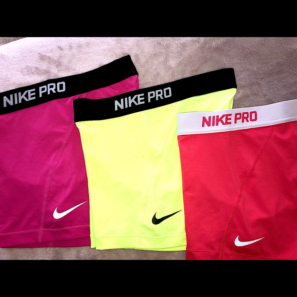 3 Nike Pro Spandex